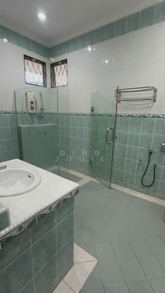 Bungalow House untuk Dijual di Taman Bukit Kaya (Seremban) - Ding Jodie - Bathroom - PropertyGuru.com.my