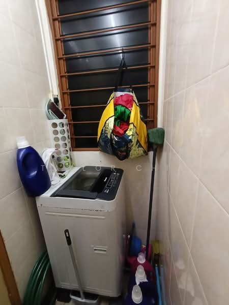 Apartment for Sale at Vista Pinggiran Apartment - Taylor Chia - PropertyGuru.com.my