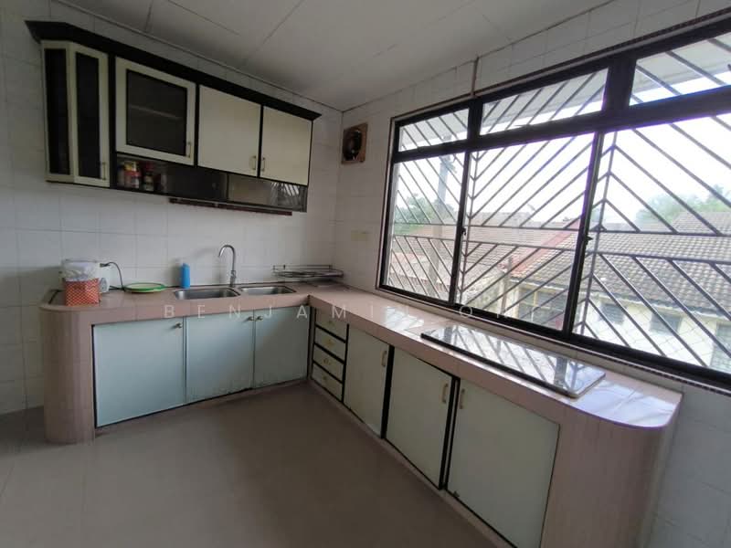 1-storey Terraced House for Sale in Taman Skudai Baru (Skudai) - Benjamin Ong - Kitchen - PropertyGuru.com.my