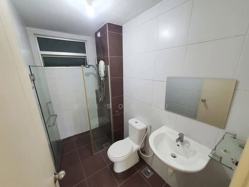 Condominium for Sale at Fairway Suites - Wilson Ku - Bathroom - PropertyGuru.com.my