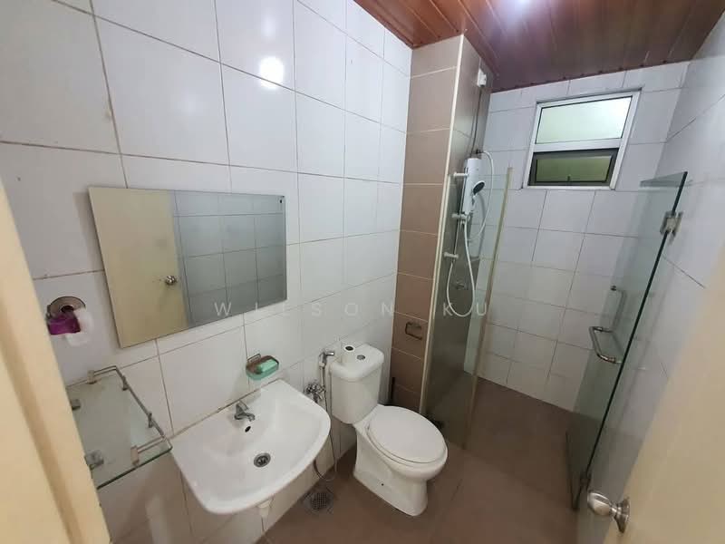 Condominium for Sale at Fairway Suites - Wilson Ku - Bathroom - PropertyGuru.com.my
