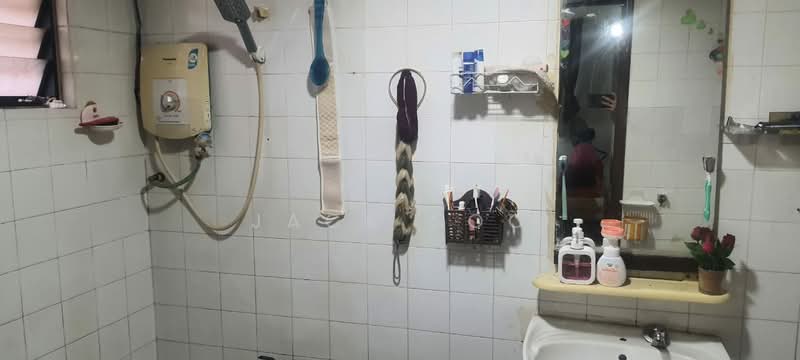 Condominium for Sale at Bistari Condominium - Jack Soo - Bathroom - PropertyGuru.com.my