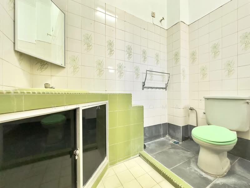 2-storey Terraced House for Sale in Subang Jaya (Selangor) - Nur Alia Omar - Bathroom - PropertyGuru.com.my