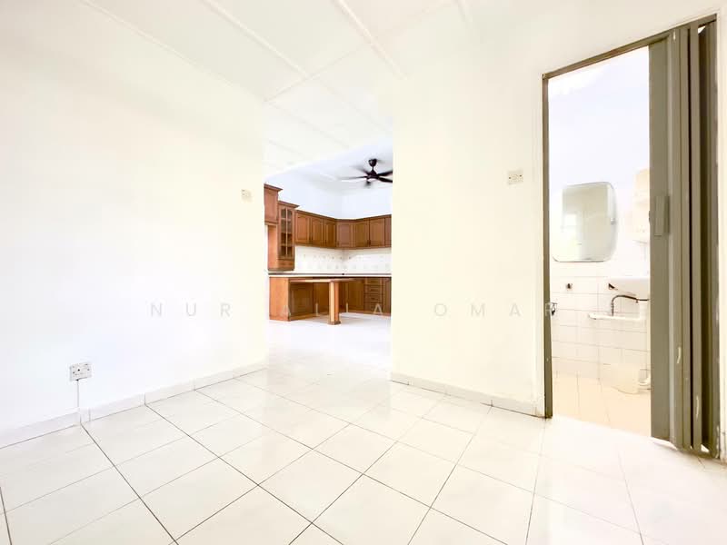 2-storey Terraced House for Sale in Subang Jaya (Selangor) - Nur Alia Omar - Kitchen - PropertyGuru.com.my