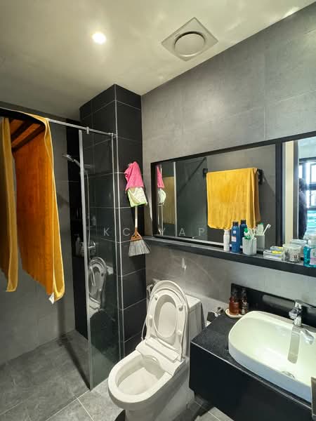 Servis Apartment untuk Disewa di Sunway Velocity TWO - KC Yap - Bathroom - PropertyGuru.com.my