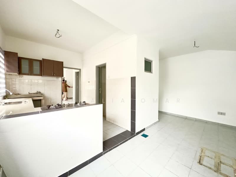 2-storey Terraced House for Sale in Sungai Buloh (Selangor) - Nur Alia Omar - Kitchen - PropertyGuru.com.my
