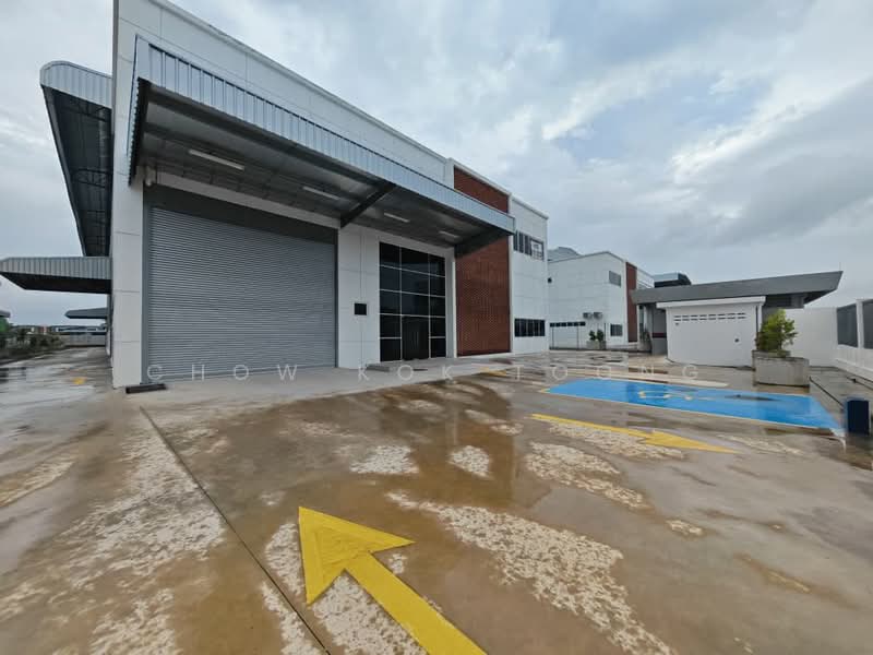 Detached Factory for Rent in Puncak Alam (Selangor) - Chow Kok Toong - Exterior - PropertyGuru.com.my