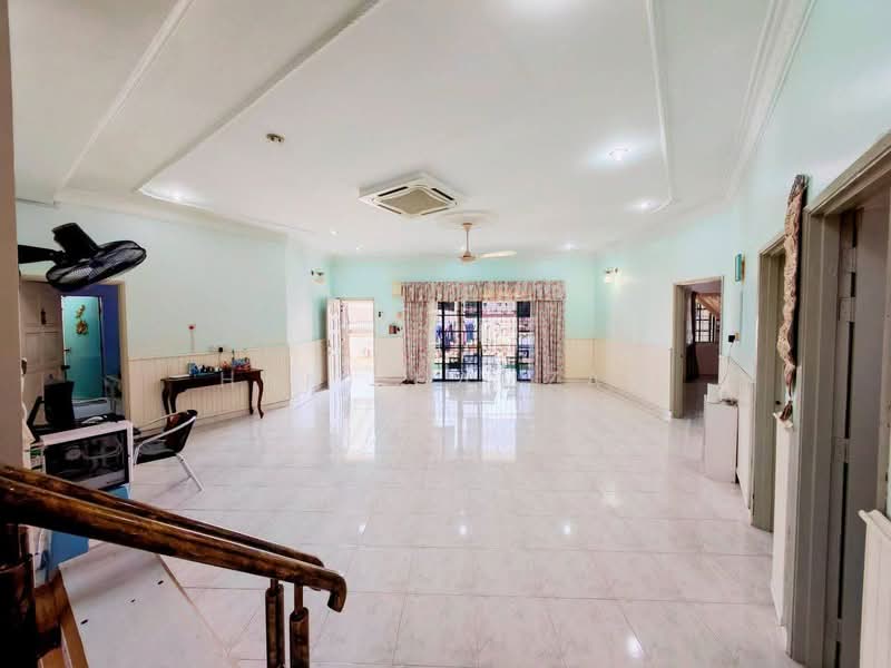 1-storey Terraced House for Sale in Ampang (Selangor) - Hani Hamzah - Living Room - PropertyGuru.com.my