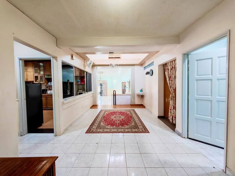 1-storey Terraced House for Sale in Ampang (Selangor) - Hani Hamzah - Living Room - PropertyGuru.com.my