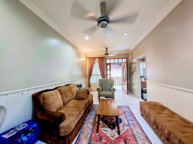 1-storey Terraced House for Sale in Ampang (Selangor) - Hani Hamzah - Living Room - PropertyGuru.com.my