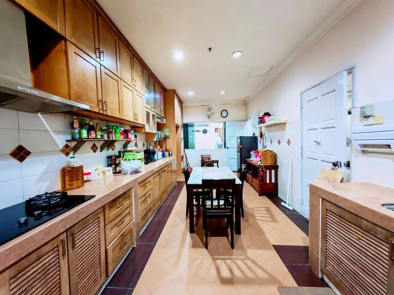 1-storey Terraced House for Sale in Ampang (Selangor) - Hani Hamzah - Kitchen - PropertyGuru.com.my