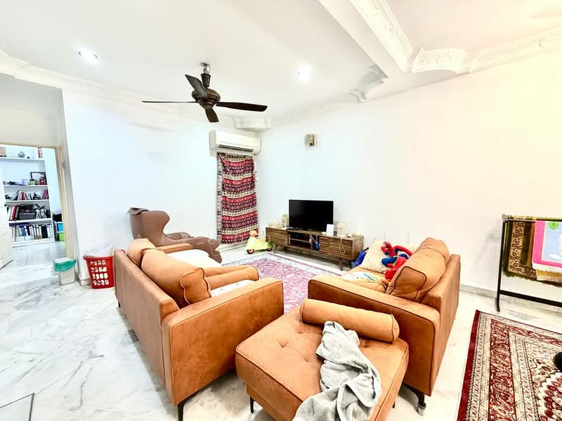 Rumah Teres 2 Tingkat untuk Dijual di Bandar Kinrara Seksyen 2 (Bandar Kinrara) - Aizuddin Ali - Living Room - PropertyGuru.com.my