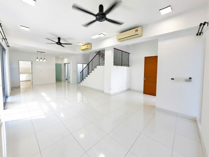 Rumah Berkembar untuk Disewa di Tropicana Heights (Kajang) - Mac Chong - Living Room - PropertyGuru.com.my