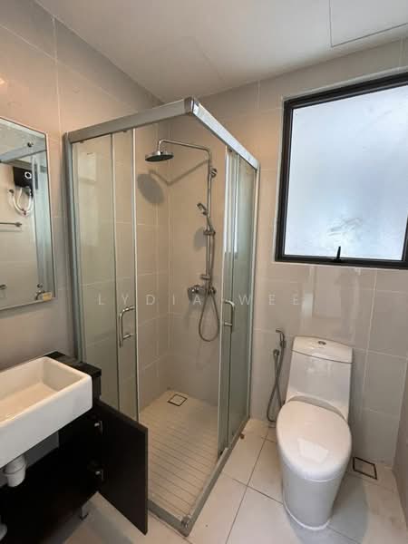 Condominium for Rent at Kings Bay @ Country Garden Danga Bay - Lydia Wee - Bathroom - PropertyGuru.com.my