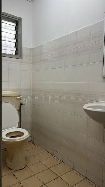 Rumah Teres 2 Tingkat untuk Disewa di Usj 16 (Subang Jaya) - Shirley Lim - Bathroom - PropertyGuru.com.my