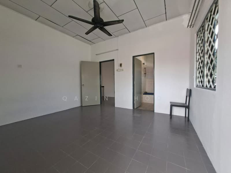 Rumah Teres 2 Tingkat untuk Dijual di Taman Cempaka (Ipoh) - Qazin Khoo - Living Room - PropertyGuru.com.my