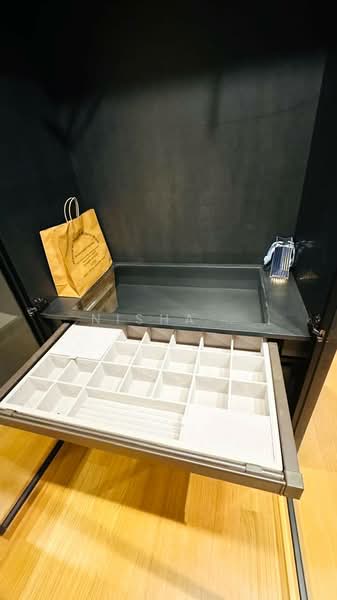 Servis Apartment untuk Disewa di The Sentral Suites - Nisha . - Jewellery Box - PropertyGuru.com.my