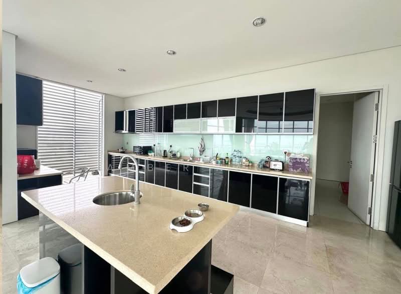 Condominium for Rent at 8 Gurney (The Shore Condominium) - Amber Hang - Kitchen - PropertyGuru.com.my