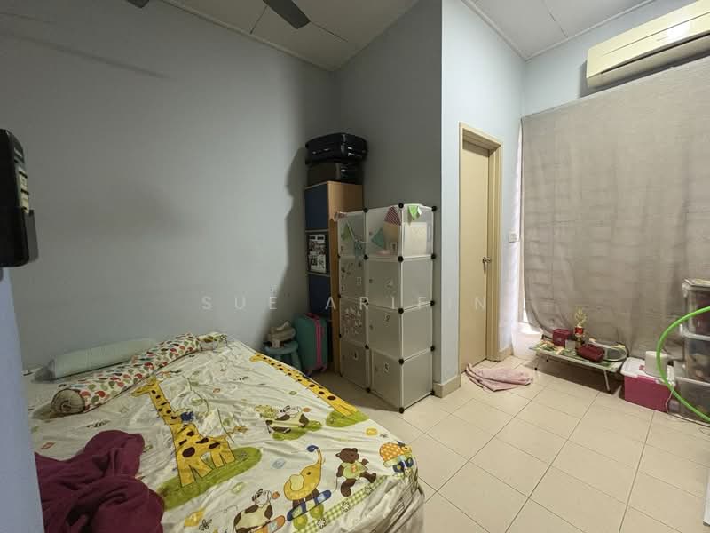 Terraced House for Sale in Bukit Jelutong (Shah Alam) - Sue Arifin - Bedroom - PropertyGuru.com.my