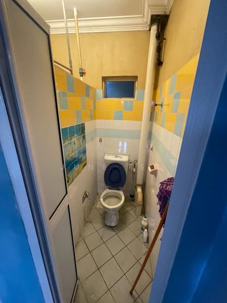 Flat for Sale at Rumah Pangsa Permas Jaya - June Teo - Bathroom - PropertyGuru.com.my