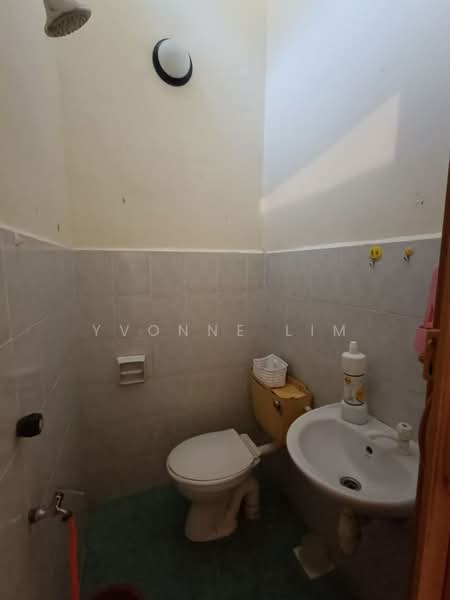 2-storey Terraced House for Sale in Taman Scientex Pasir Gudang (Pasir Gudang) - Yvonne Lim - Bathroom - PropertyGuru.com.my