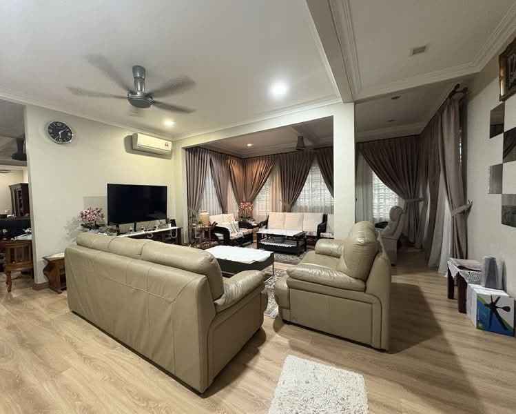 Bungalow for Sale in Taman Puncak Perdana (Shah Alam) - Sue Arifin - Living Room - PropertyGuru.com.my