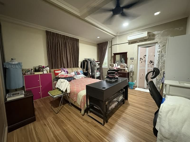 Bungalow for Sale in Taman Puncak Perdana (Shah Alam) - Sue Arifin - Bedroom - PropertyGuru.com.my