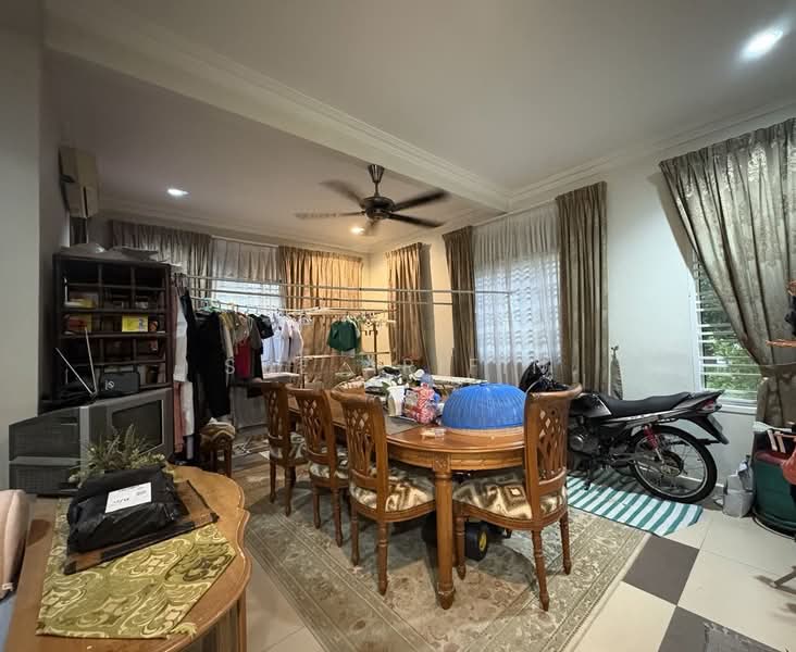 Bungalow for Sale in Taman Puncak Perdana (Shah Alam) - Sue Arifin - Dining Room - PropertyGuru.com.my