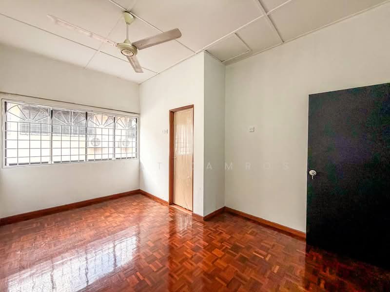 2-storey Terraced House for Sale in Seksyen 32, Kemuning Green Ville (Shah Alam) - Izzat Zamros - Interior - PropertyGuru.com.my
