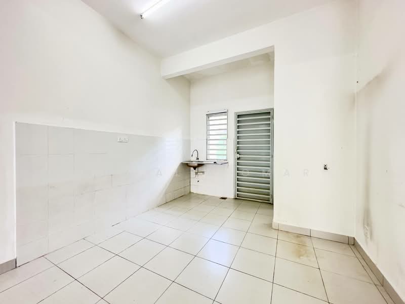 Rumah Teres 2 Tingkat untuk Dijual di Aman Putri (Sungai Buloh) - Nur Alia Omar - Kitchen - PropertyGuru.com.my