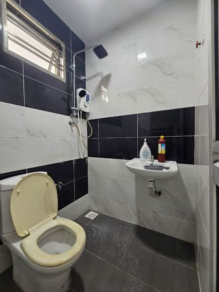 2-storey Terraced House for Rent in Bandar Seri Alam (Masai) - Ken Liew - Bathroom - PropertyGuru.com.my