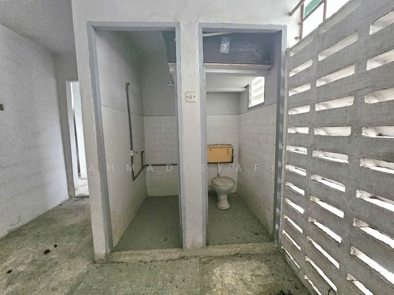 Pangsapuri untuk Dijual di Kenanga Apartment - Ahmad Syafiq - Bathroom - PropertyGuru.com.my