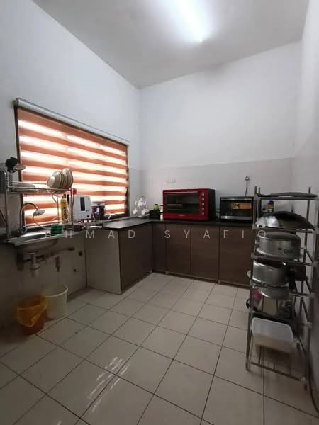 2-storey Terraced House for Sale in Telok Panglima Garang (Selangor) - Ahmad Syafiq - Kitchen - PropertyGuru.com.my