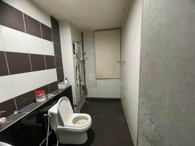 Apartment for Rent at Austin Regency (Pangsapuri Austin Perdana) - Jane Ngoi - Bathroom - PropertyGuru.com.my