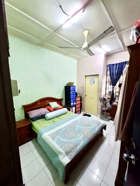 1-storey Terraced House for Sale in Taman Tanjung Puteri Resort (Pasir Gudang) - Jessica Boey - Bedroom - PropertyGuru.com.my