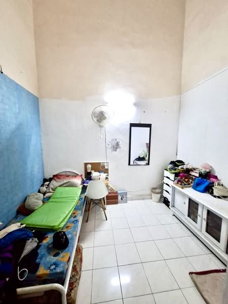 1-storey Terraced House for Sale in Taman Tanjung Puteri Resort (Pasir Gudang) - Jessica Boey - Bedroom - PropertyGuru.com.my