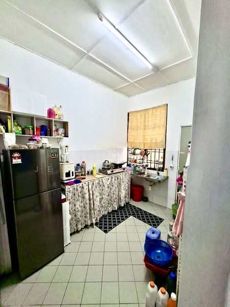 1-storey Terraced House for Sale in Taman Tanjung Puteri Resort (Pasir Gudang) - Jessica Boey - Kitchen - PropertyGuru.com.my