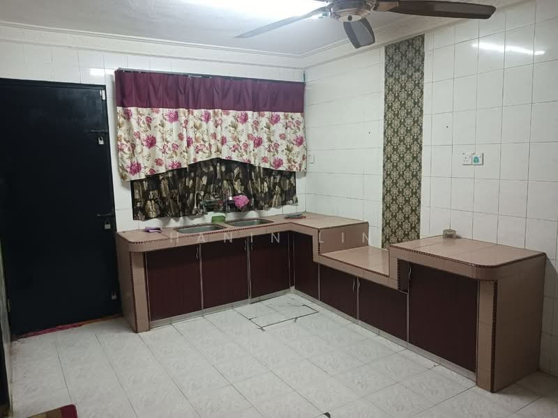 Rumah Teres untuk Dijual di Taman Kajang Baru (Kajang) - Hanin Lin - Kitchen - PropertyGuru.com.my