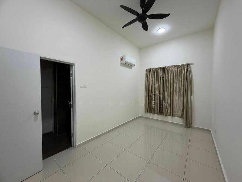 2-storey Terraced House for Rent in Taman Sutera Utama (Skudai) - Yee Shiuen - Bedroom - PropertyGuru.com.my