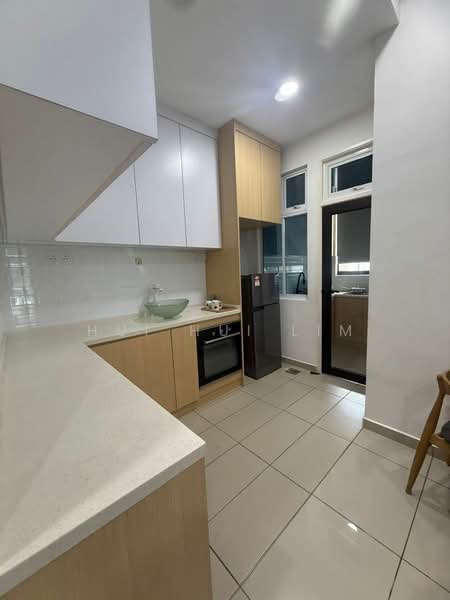 Service Residence for Rent at THE SENAI GARDEN (PANGSAPURI IMPIAN SENAI) - Hui Hui Lim - Kitchen - PropertyGuru.com.my