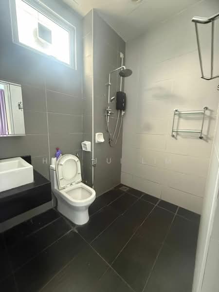 Service Residence for Rent at THE SENAI GARDEN (PANGSAPURI IMPIAN SENAI) - Hui Hui Lim - Bathroom - PropertyGuru.com.my