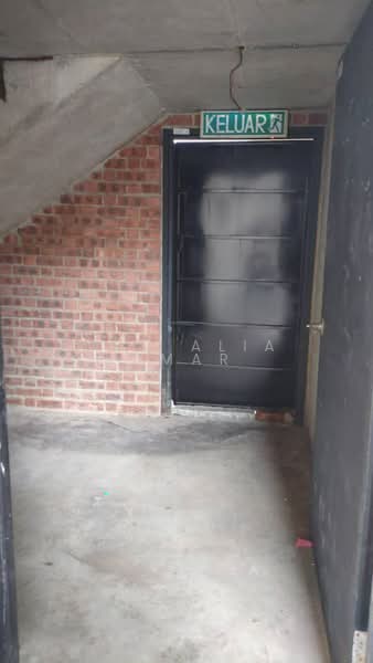 Semi-D Factory for Rent in Shah Alam (Selangor) - Nur Alia Omar - Corridor - PropertyGuru.com.my