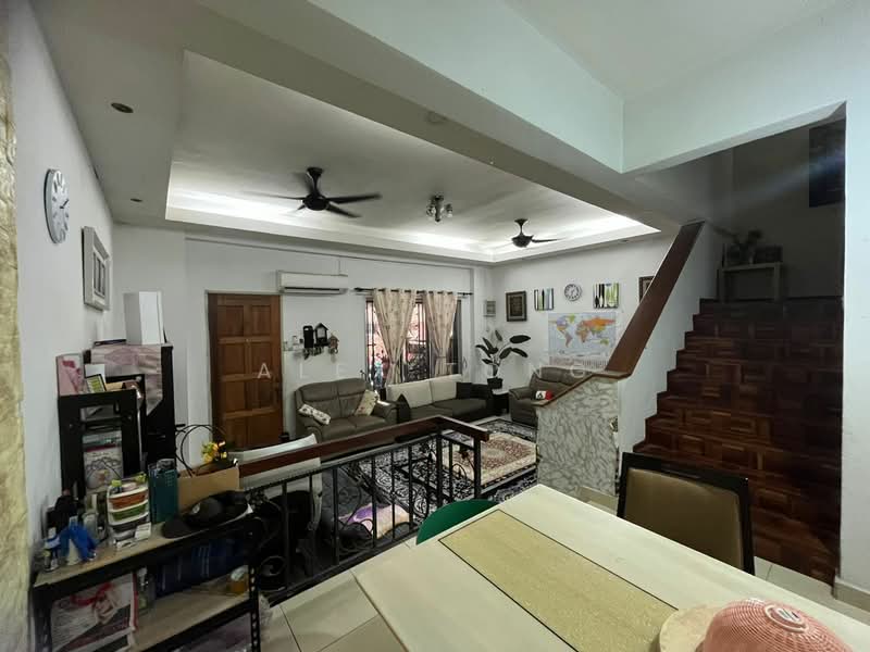2-storey Terraced House for Sale in Alam Budiman (Shah Alam) - Alex Tong - Living Room - PropertyGuru.com.my