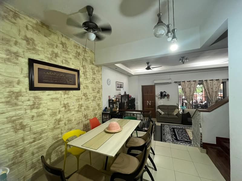 2-storey Terraced House for Sale in Alam Budiman (Shah Alam) - Alex Tong - Dining Room - PropertyGuru.com.my