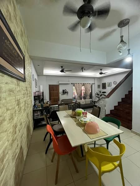 2-storey Terraced House for Sale in Alam Budiman (Shah Alam) - Alex Tong - Dining Room - PropertyGuru.com.my