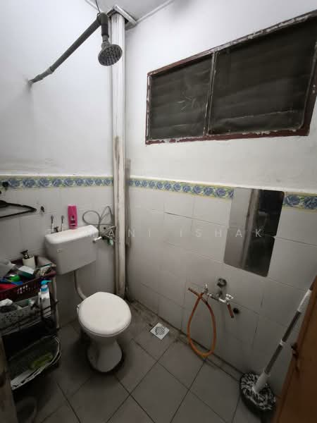 Rumah Teres 1.5 Tingkat untuk Dijual di Serendah (Selangor) - Zamani Ishak - Bathroom - PropertyGuru.com.my