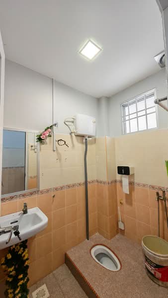 1-storey Terraced House for Sale in Taman Sri Gading (Batu Pahat) - Hoki Teo - Bathroom - PropertyGuru.com.my