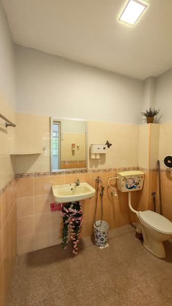 1-storey Terraced House for Sale in Taman Sri Gading (Batu Pahat) - Hoki Teo - Bathroom - PropertyGuru.com.my
