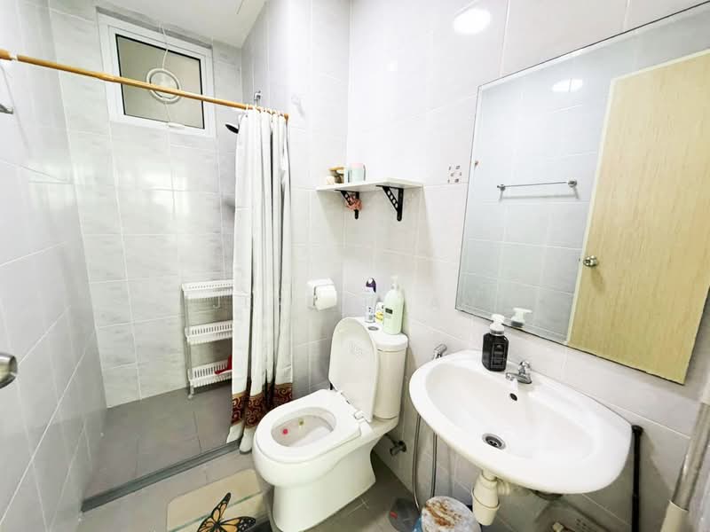 Condominium for Rent at i-Santorini - Jerry Tan - Bathroom - PropertyGuru.com.my