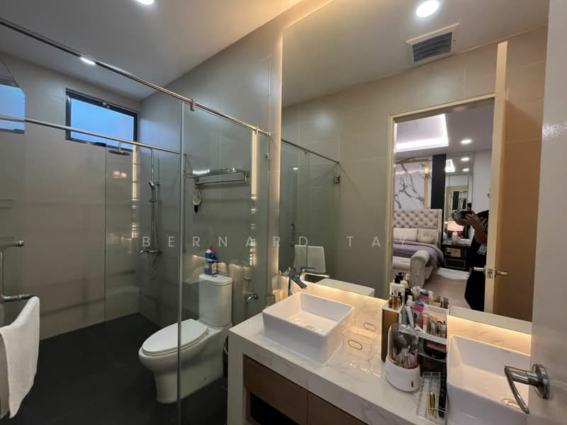 Rumah Teres 3 Tingkat untuk Dijual di Bandar Nusaputra (Puchong) - Bernard Tay - Bathroom - PropertyGuru.com.my